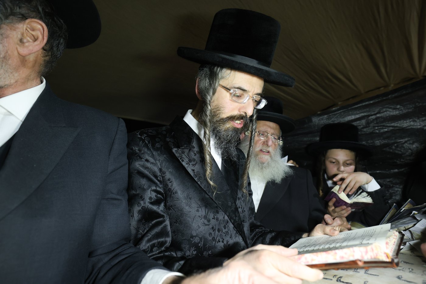 הילולא קדישא וכתיבת ס"ת בחצה"ק זוועהיל