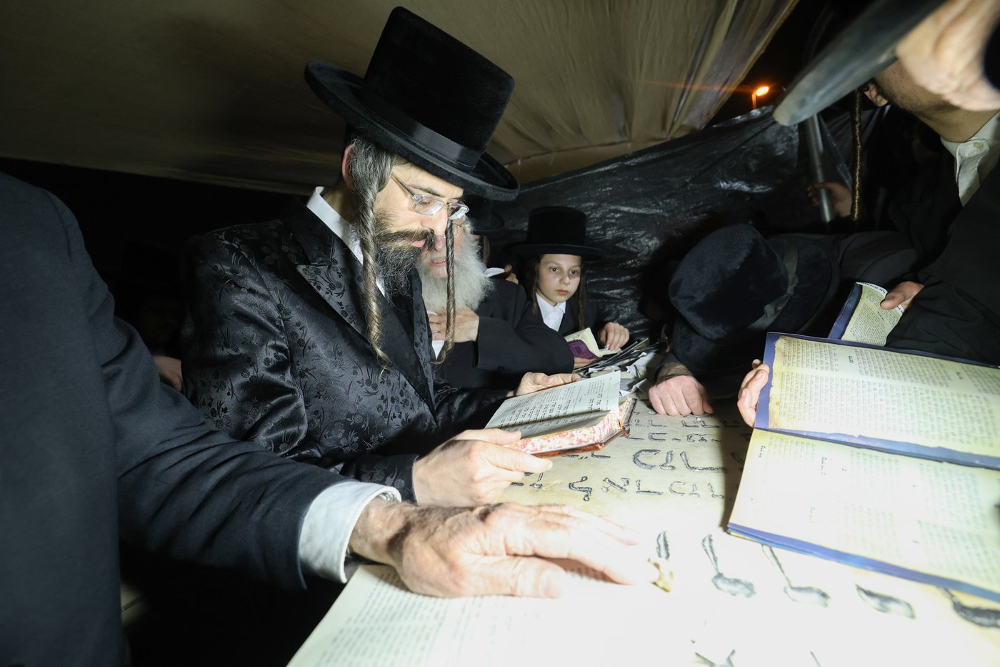 הילולא קדישא וכתיבת ס"ת בחצה"ק זוועהיל