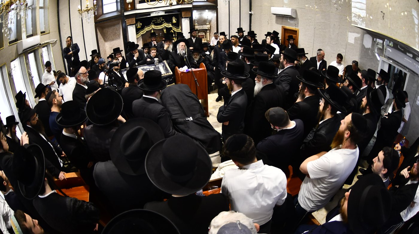הלווית הרבנית ממעז'יבוז ע"ה