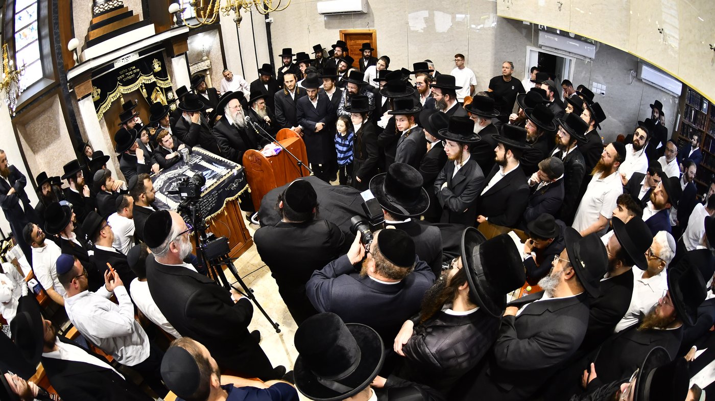 הלווית הרבנית ממעז'יבוז ע"ה