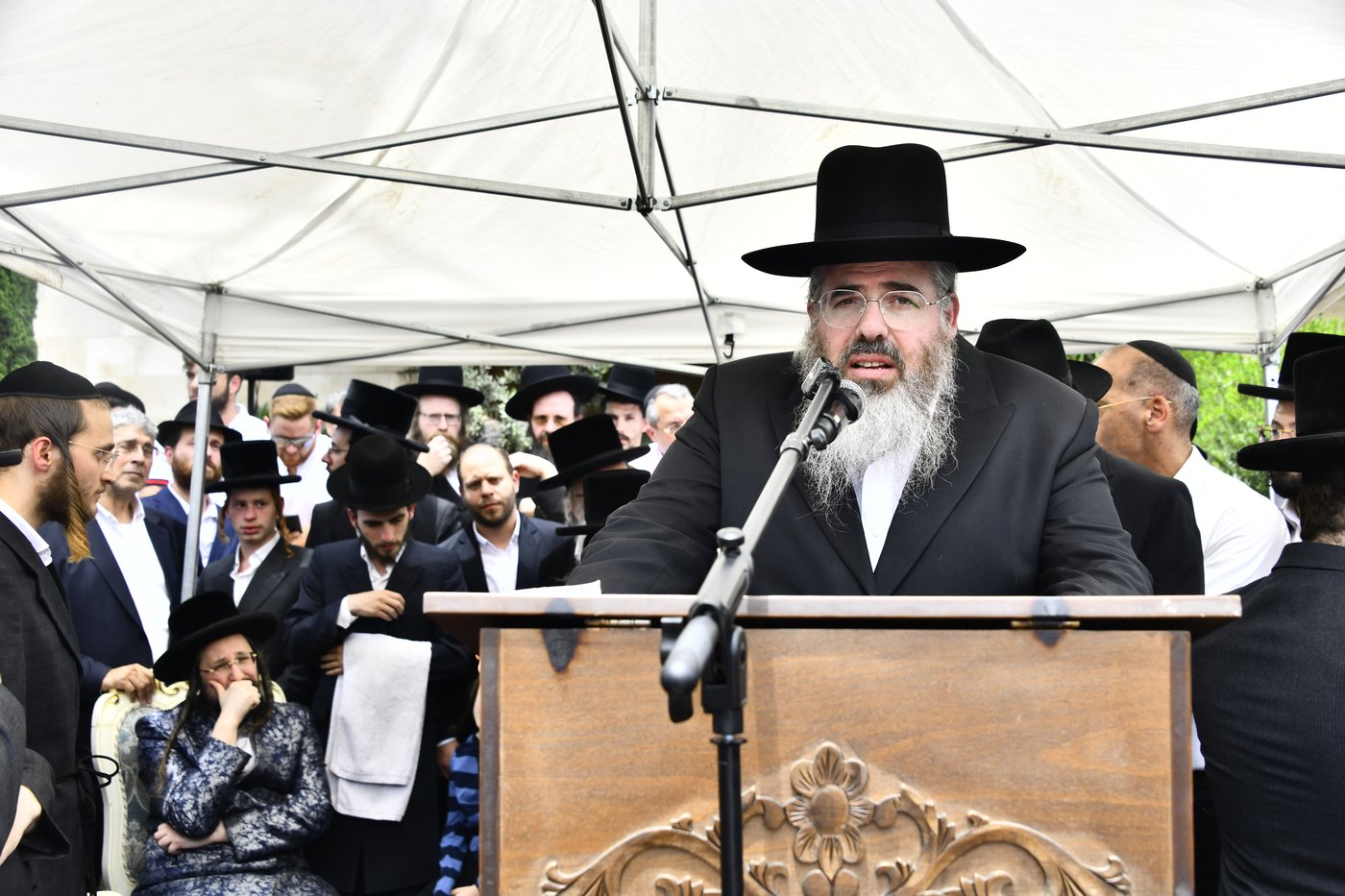 הלווית הרבנית ממעז'יבוז ע"ה