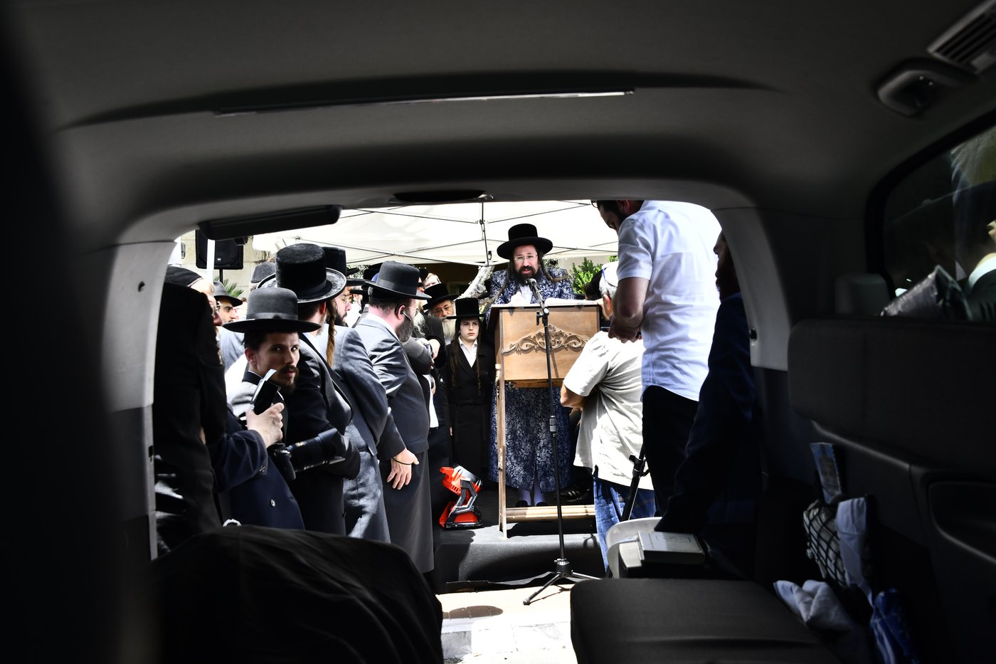 הלווית הרבנית ממעז'יבוז ע"ה