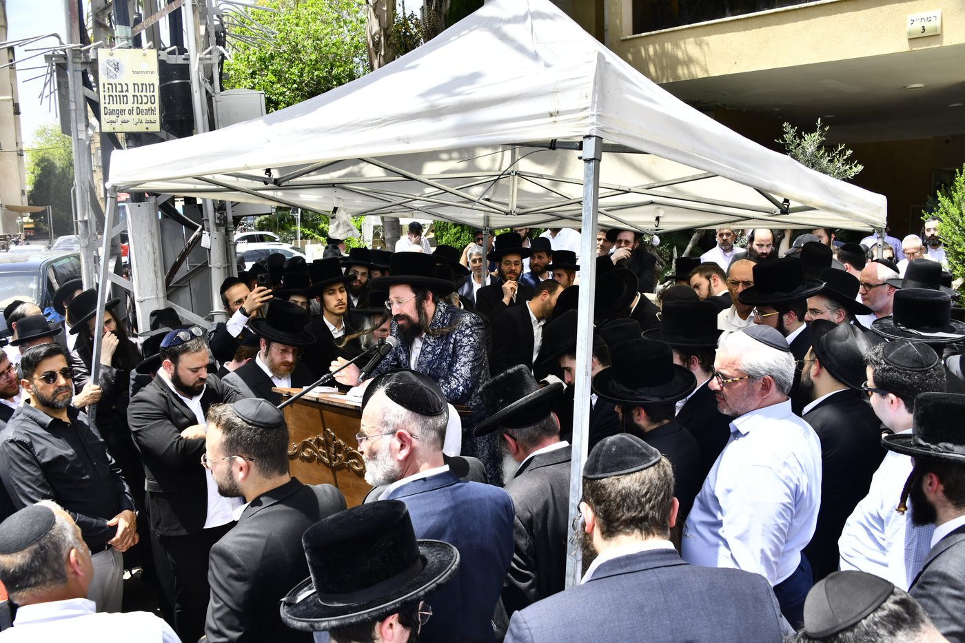 הלווית הרבנית ממעז'יבוז ע"ה