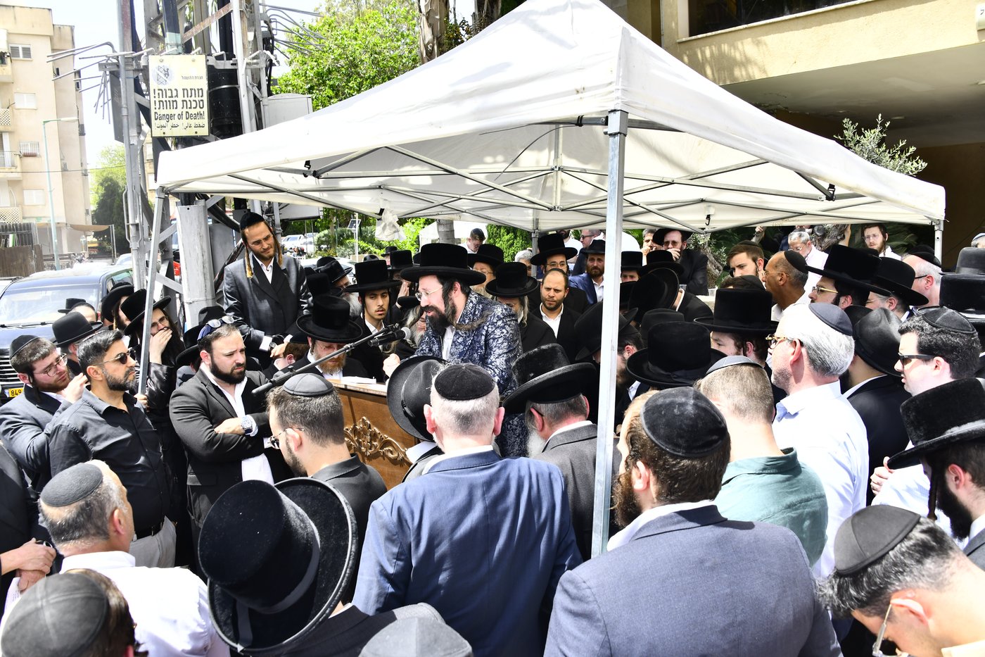הלווית הרבנית ממעז'יבוז ע"ה