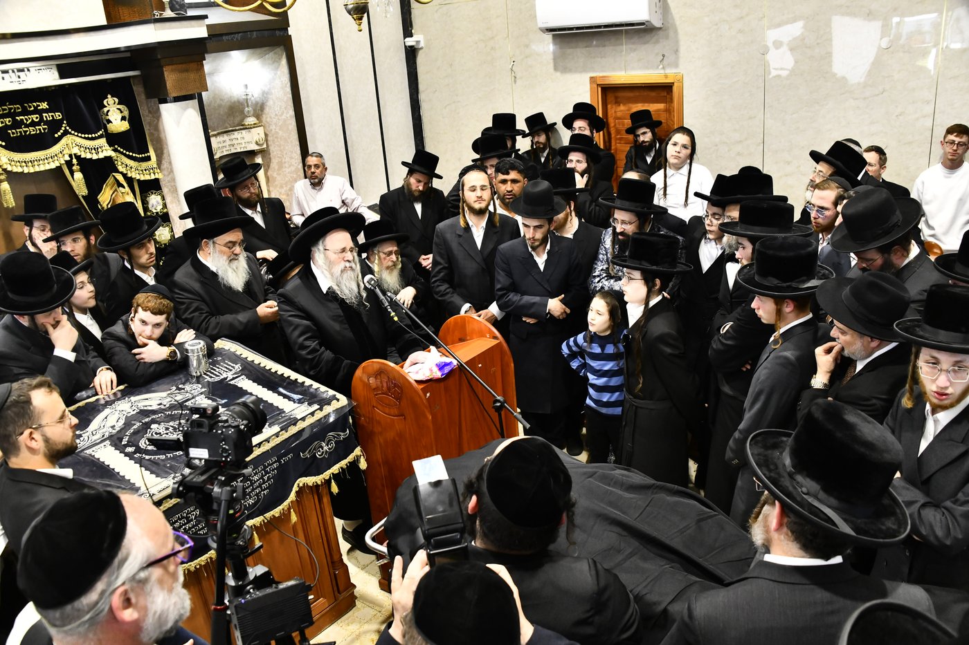 הלווית הרבנית ממעז'יבוז ע"ה