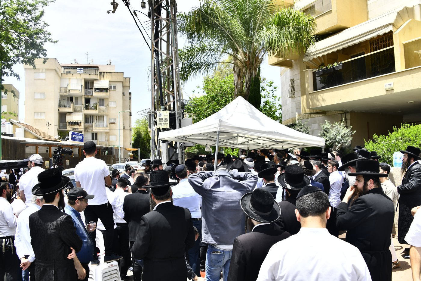 הלווית הרבנית ממעז'יבוז ע"ה
