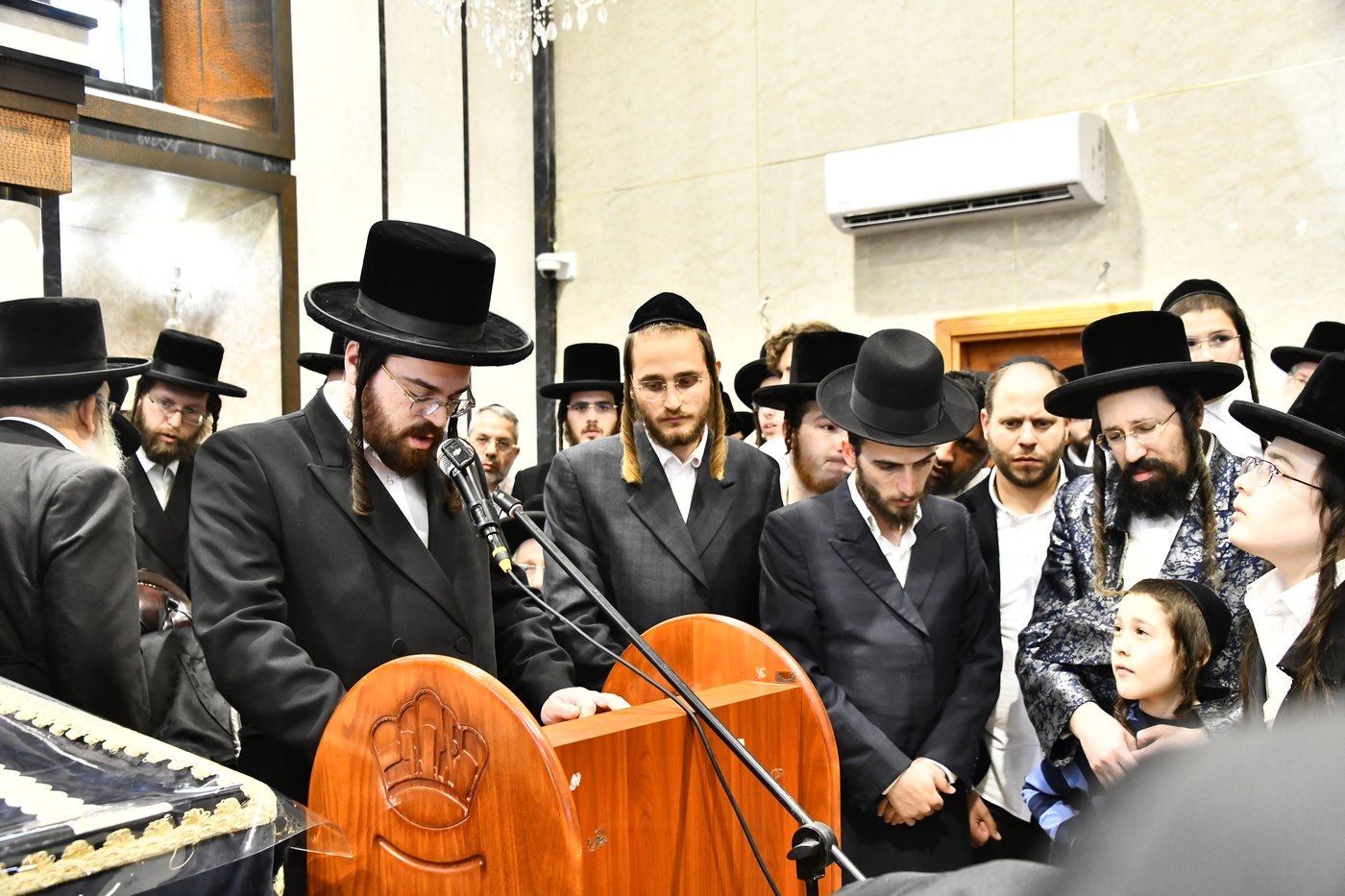 הלווית הרבנית ממעז'יבוז ע"ה