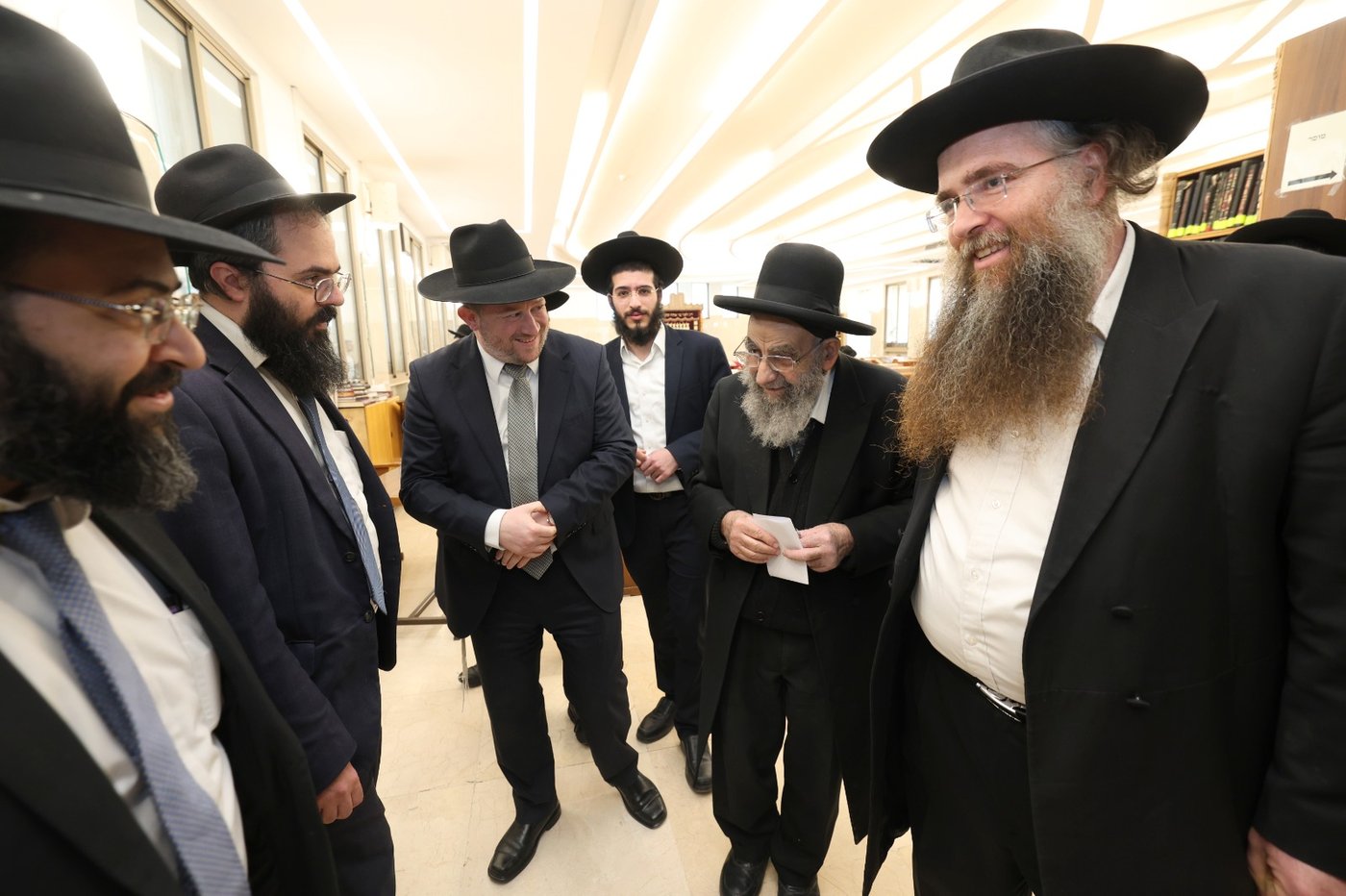 הגר"מ צדקה עם תלמידי תל ציון