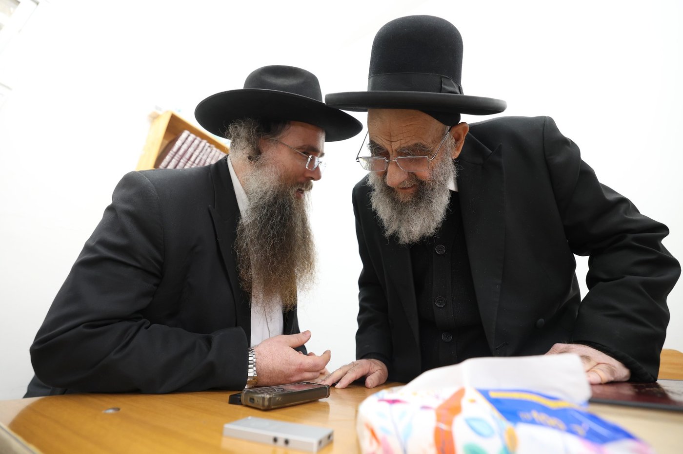 הגר"מ צדקה עם תלמידי תל ציון