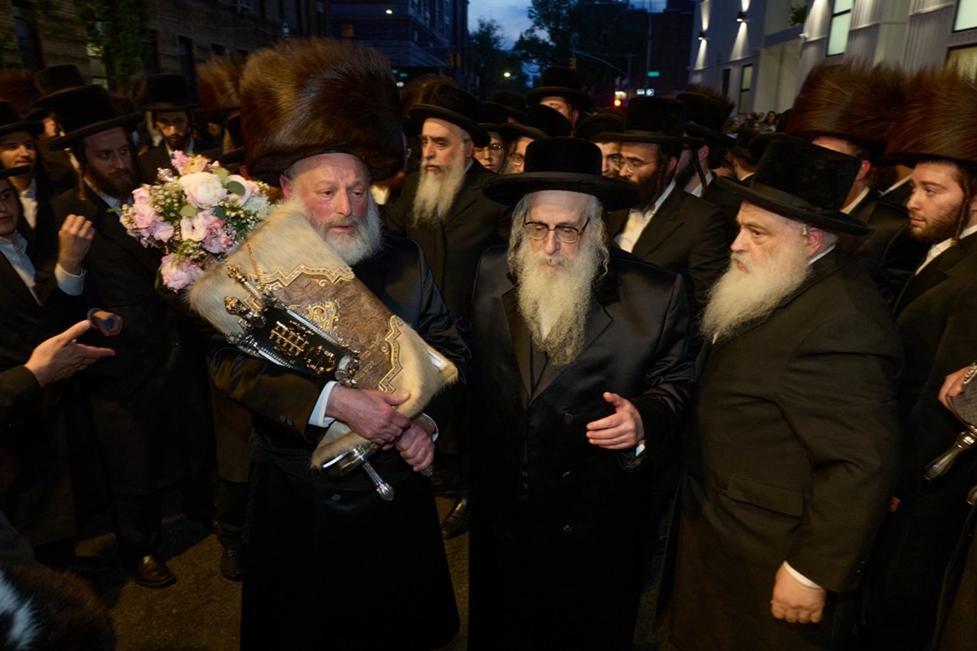 הכנסת ספר תורה לביהמ"ד צאנז קלויזנבורג