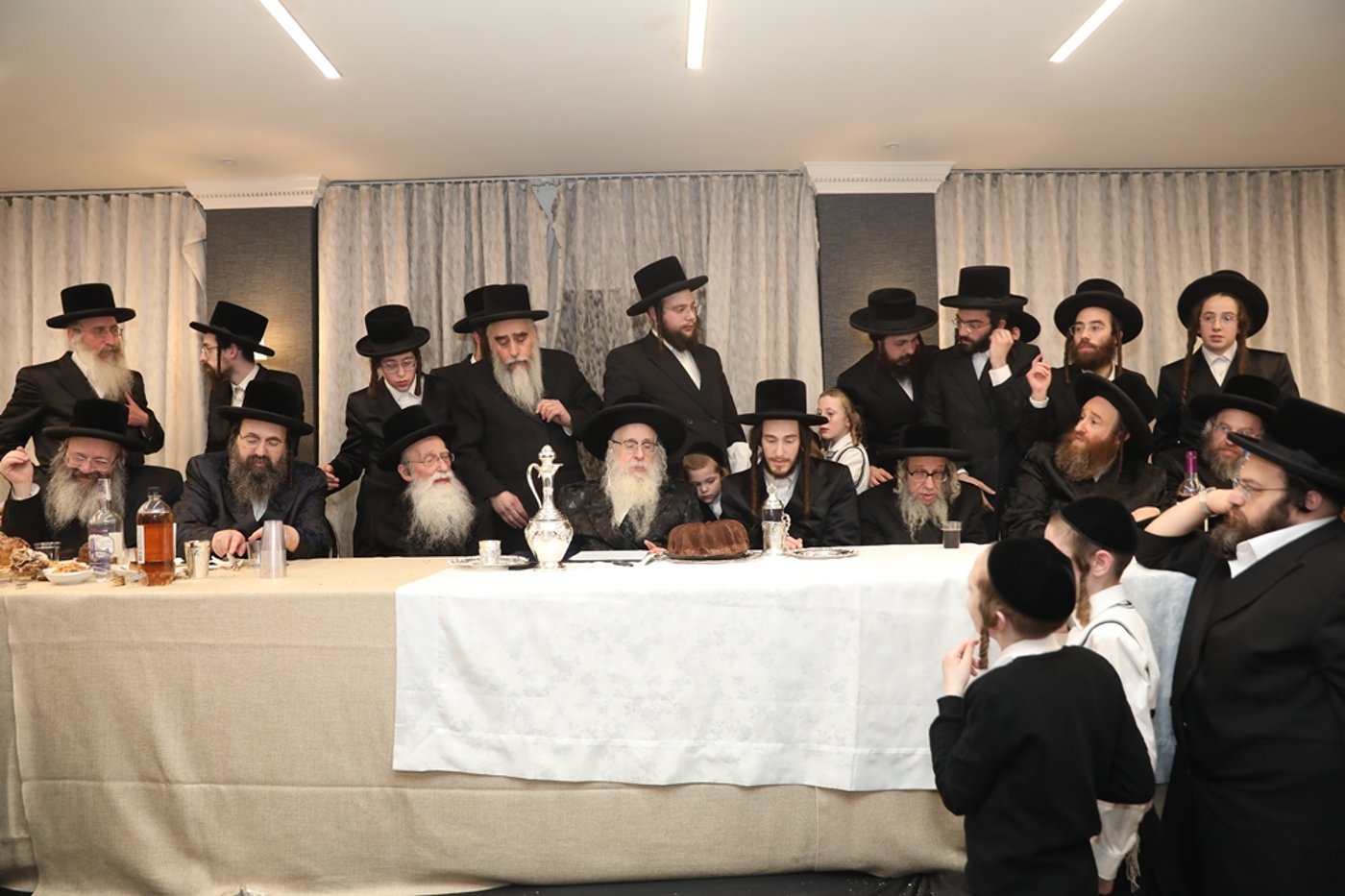 שמחת האירוסין בחצה"ק צאנז קלויזנבורג - ליזענסק