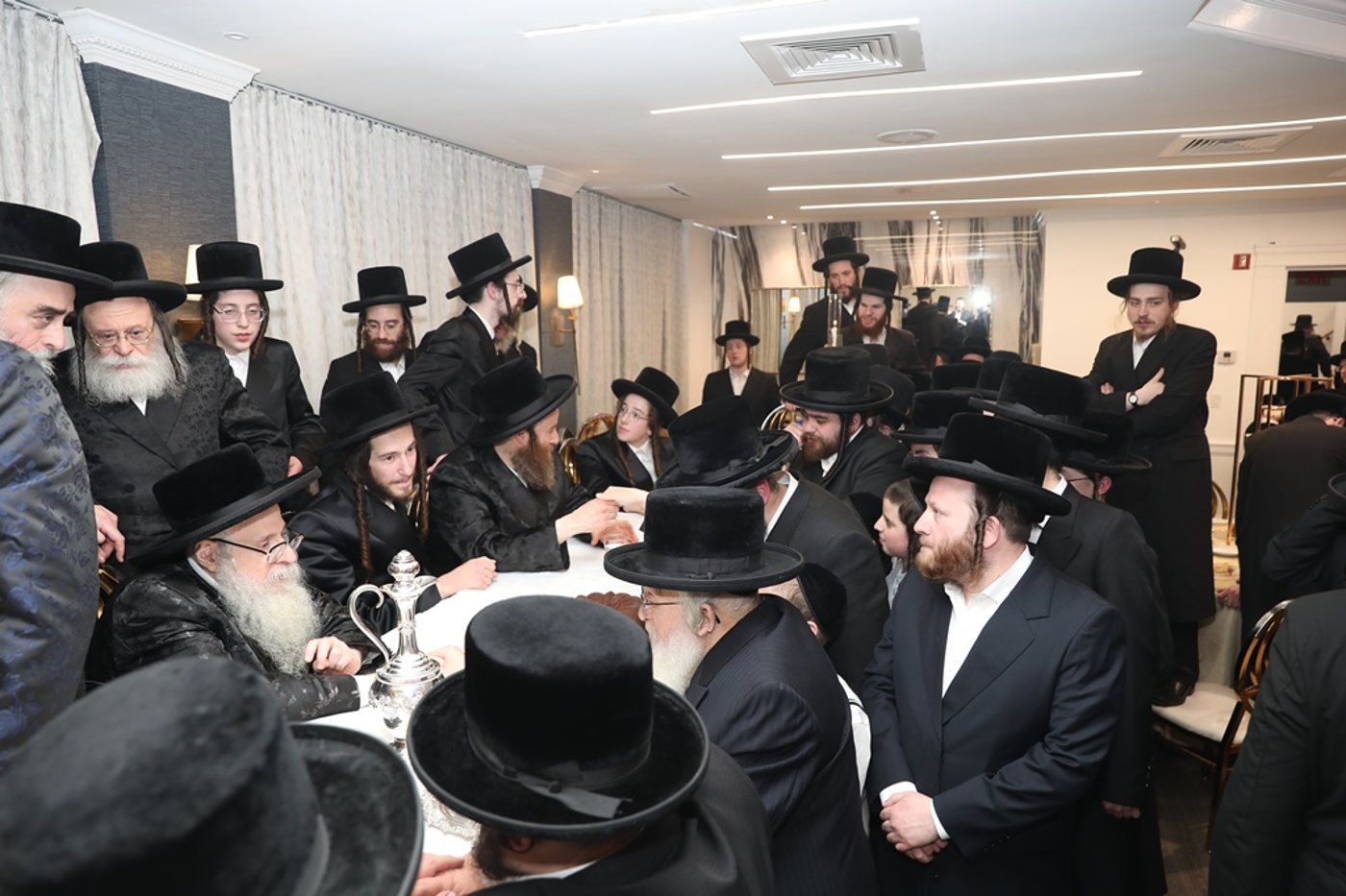 שמחת האירוסין בחצה"ק צאנז קלויזנבורג - ליזענסק