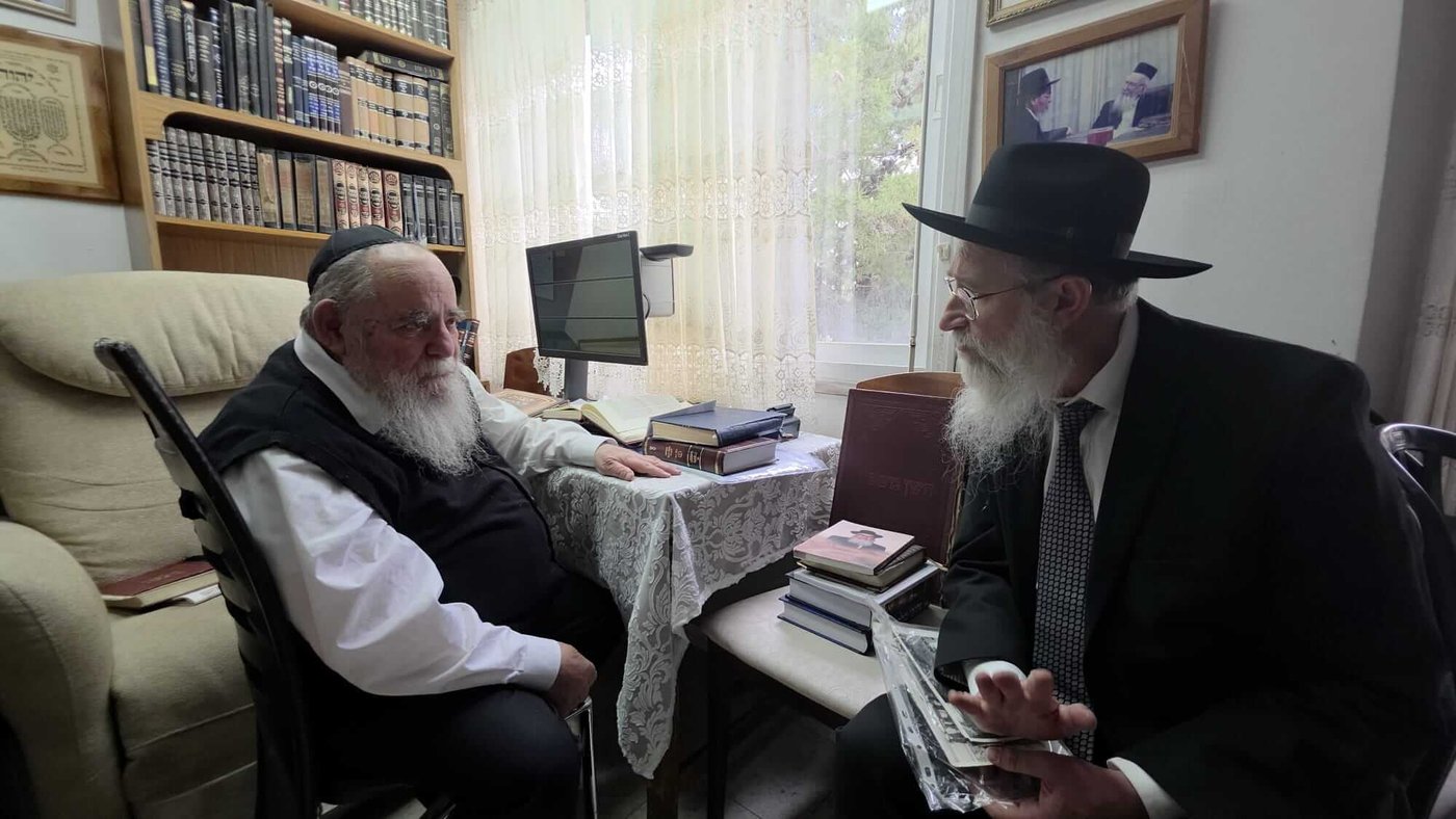 הרב יאיר הדאיה במעונו של הגר"א סאלים