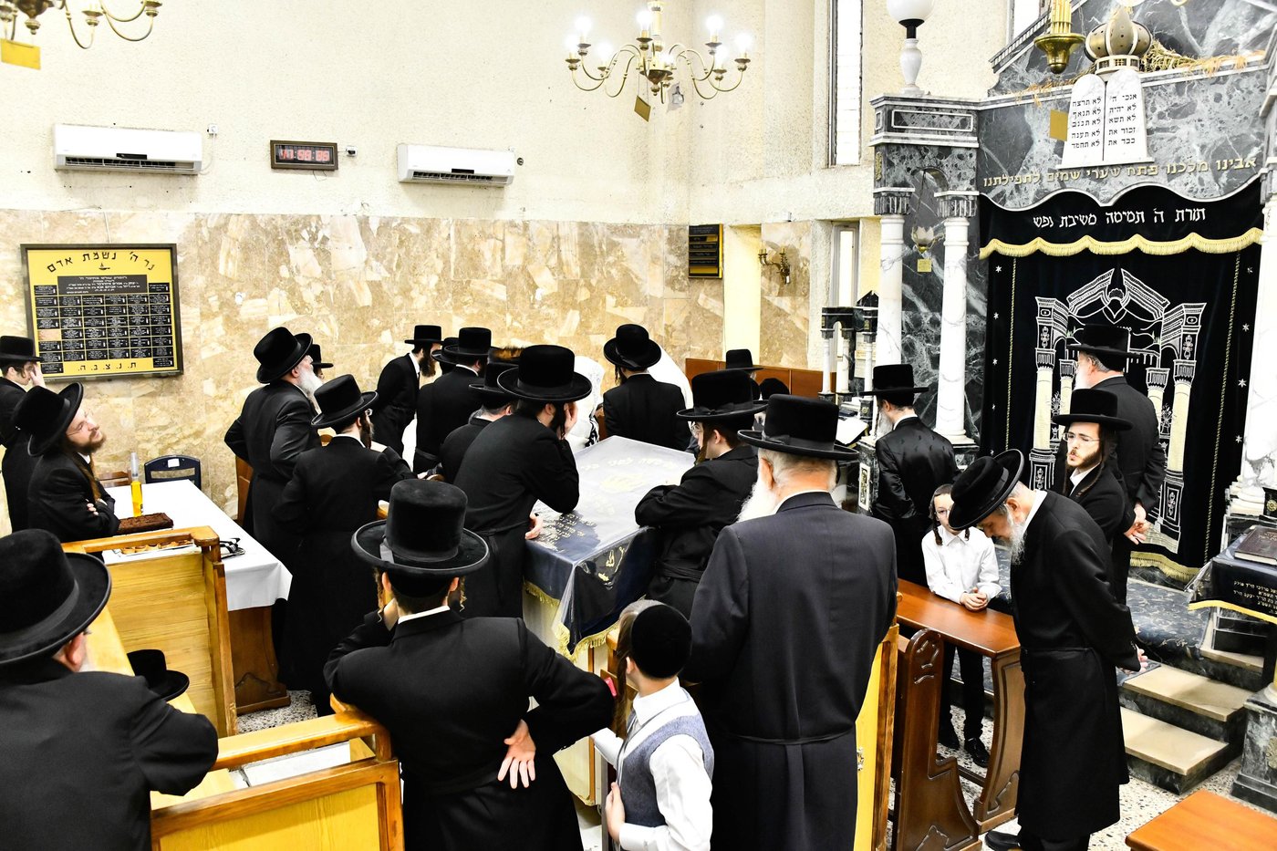 שמחת הברית בחצרות קומרנא - נדבורנה