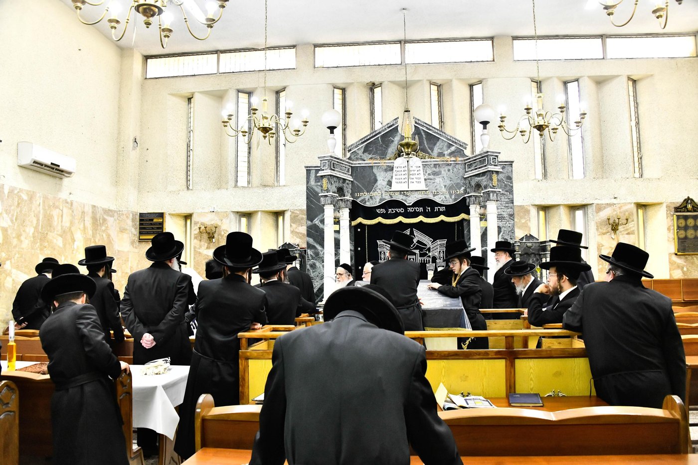 שמחת הברית בחצרות קומרנא - נדבורנה