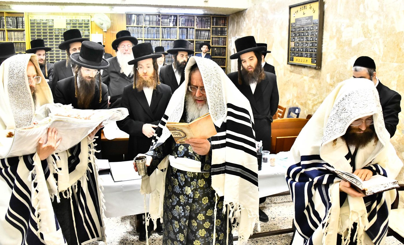 שמחת הברית בחצרות קומרנא - נדבורנה
