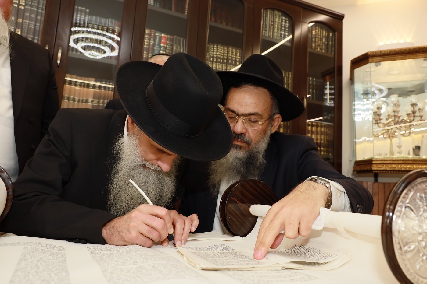 הכנסת ספר תורה לישיבת "באר התלמוד - חזון יחזקאל"