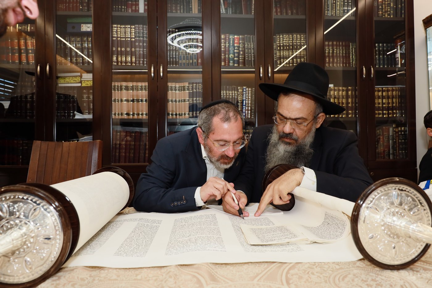 הכנסת ספר תורה לישיבת "באר התלמוד - חזון יחזקאל"