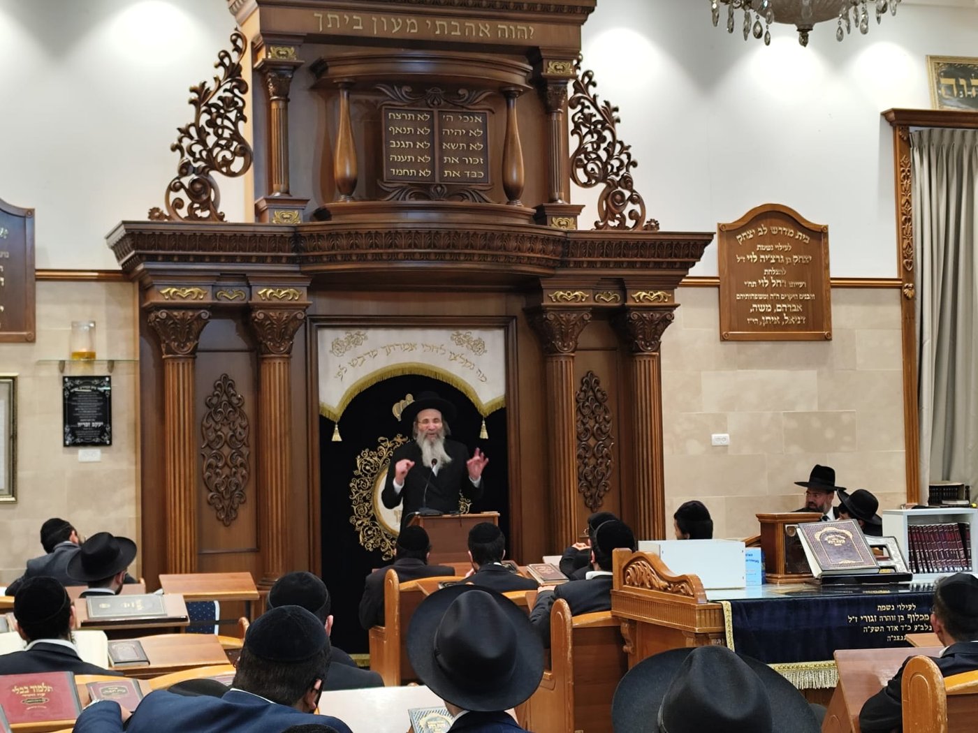 הגה"צ רבי בנימין פינקל בישיבת לב אליהו