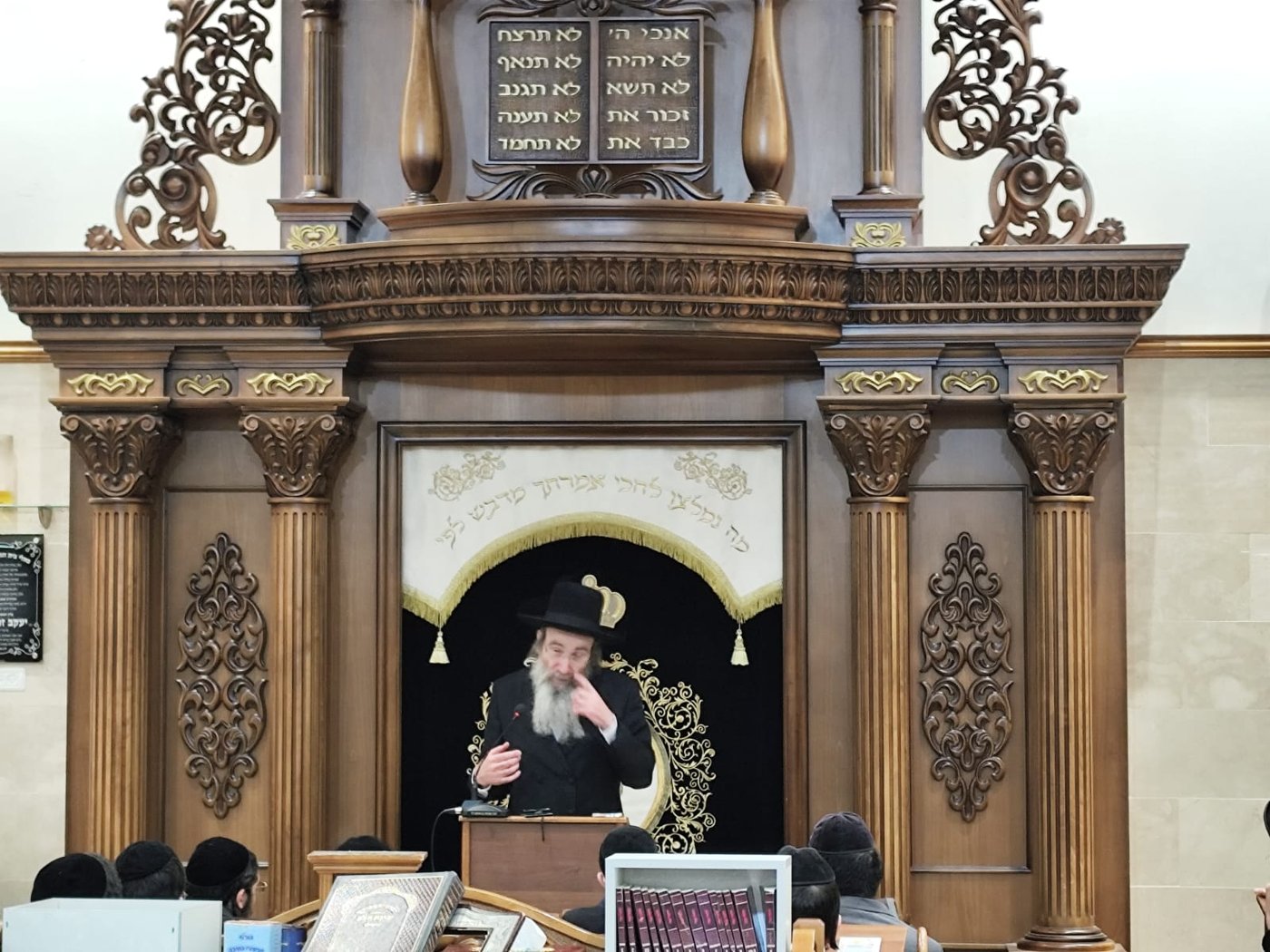 הגה"צ רבי בנימין פינקל בישיבת לב אליהו