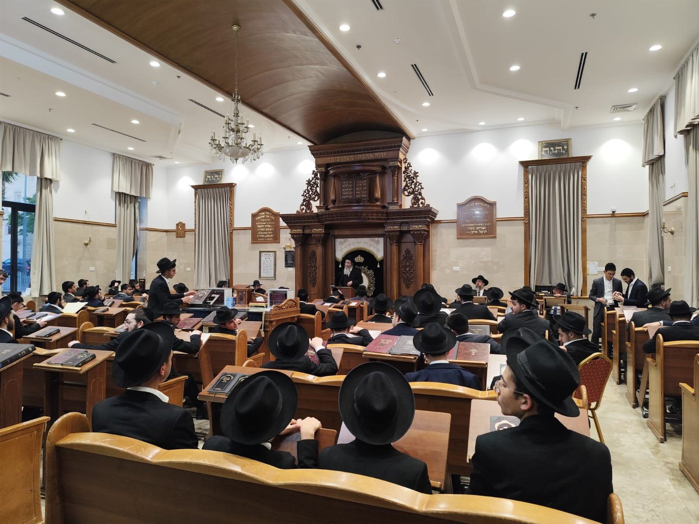 הגה"צ רבי בנימין פינקל בישיבת לב אליהו