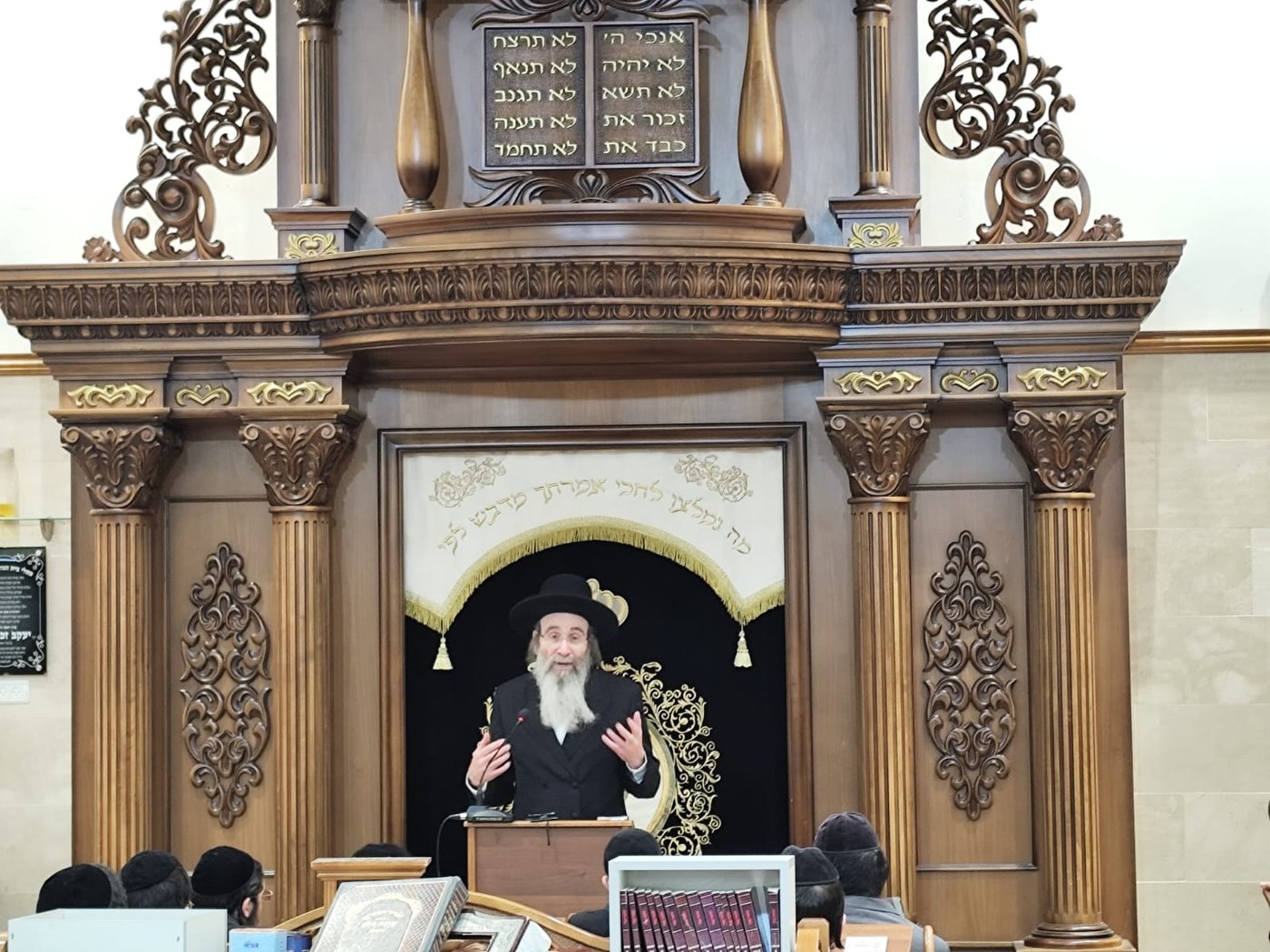 הגה"צ רבי בנימין פינקל בישיבת לב אליהו