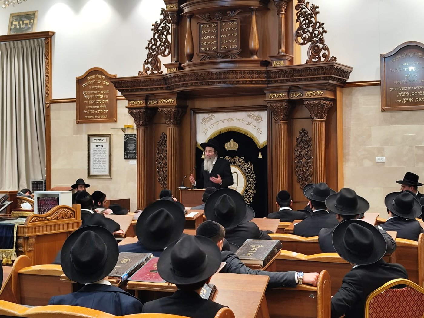 הגה"צ רבי בנימין פינקל בישיבת לב אליהו