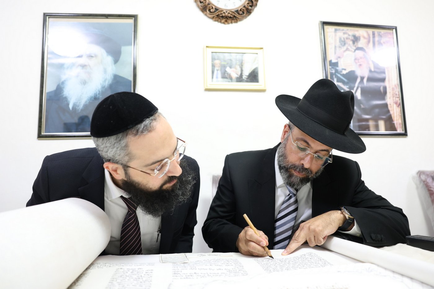 הכנסת ספר תורה לישיבת חיי אברהם