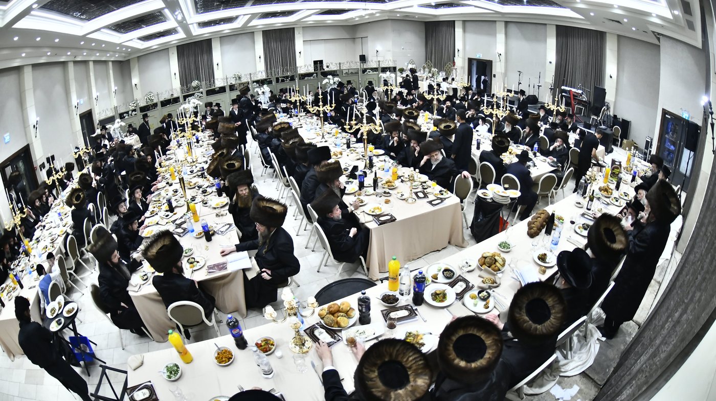 הכנסת ספר תורה לביהמ"ד סקולען בב"ב