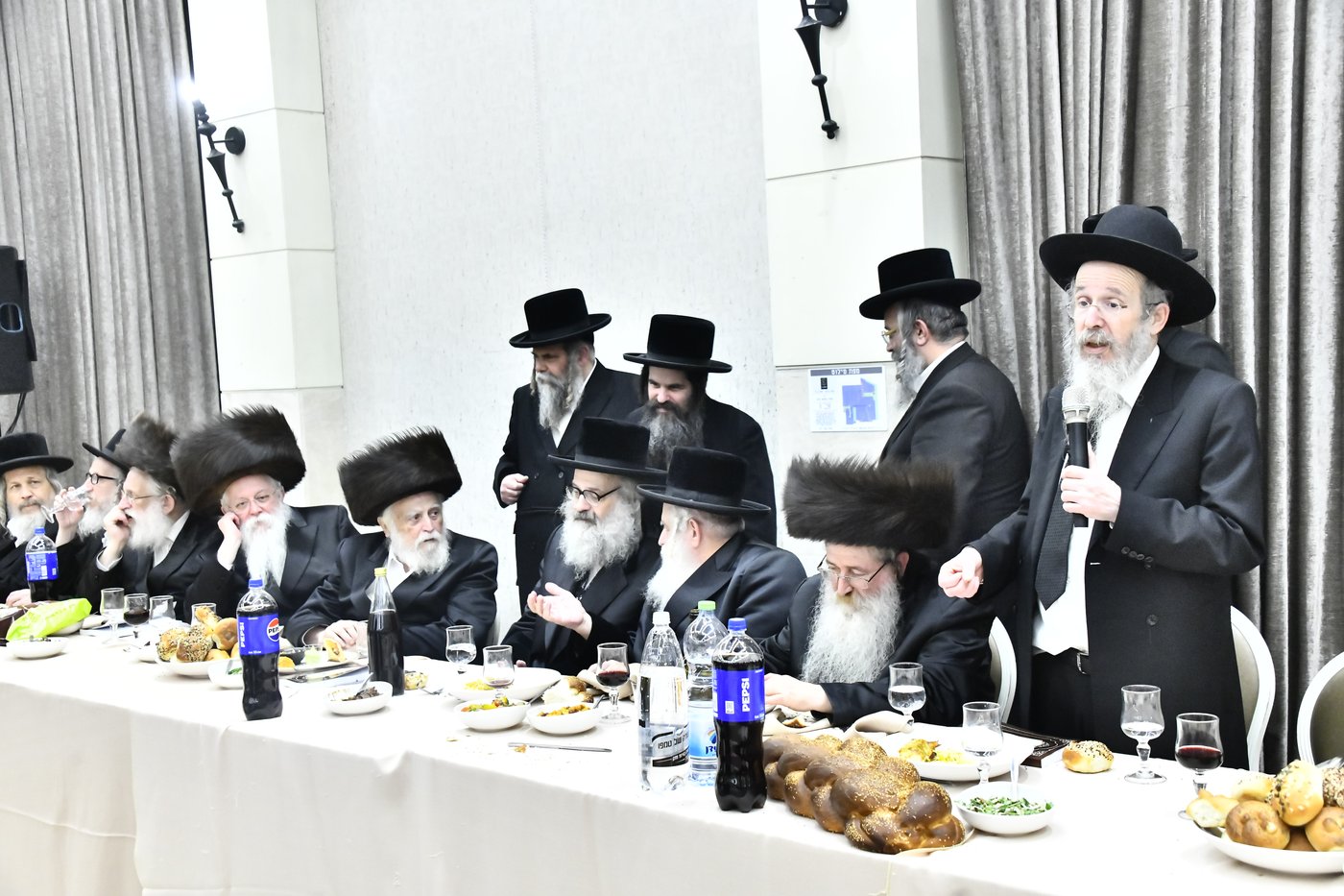 הכנסת ספר תורה לביהמ"ד סקולען בב"ב