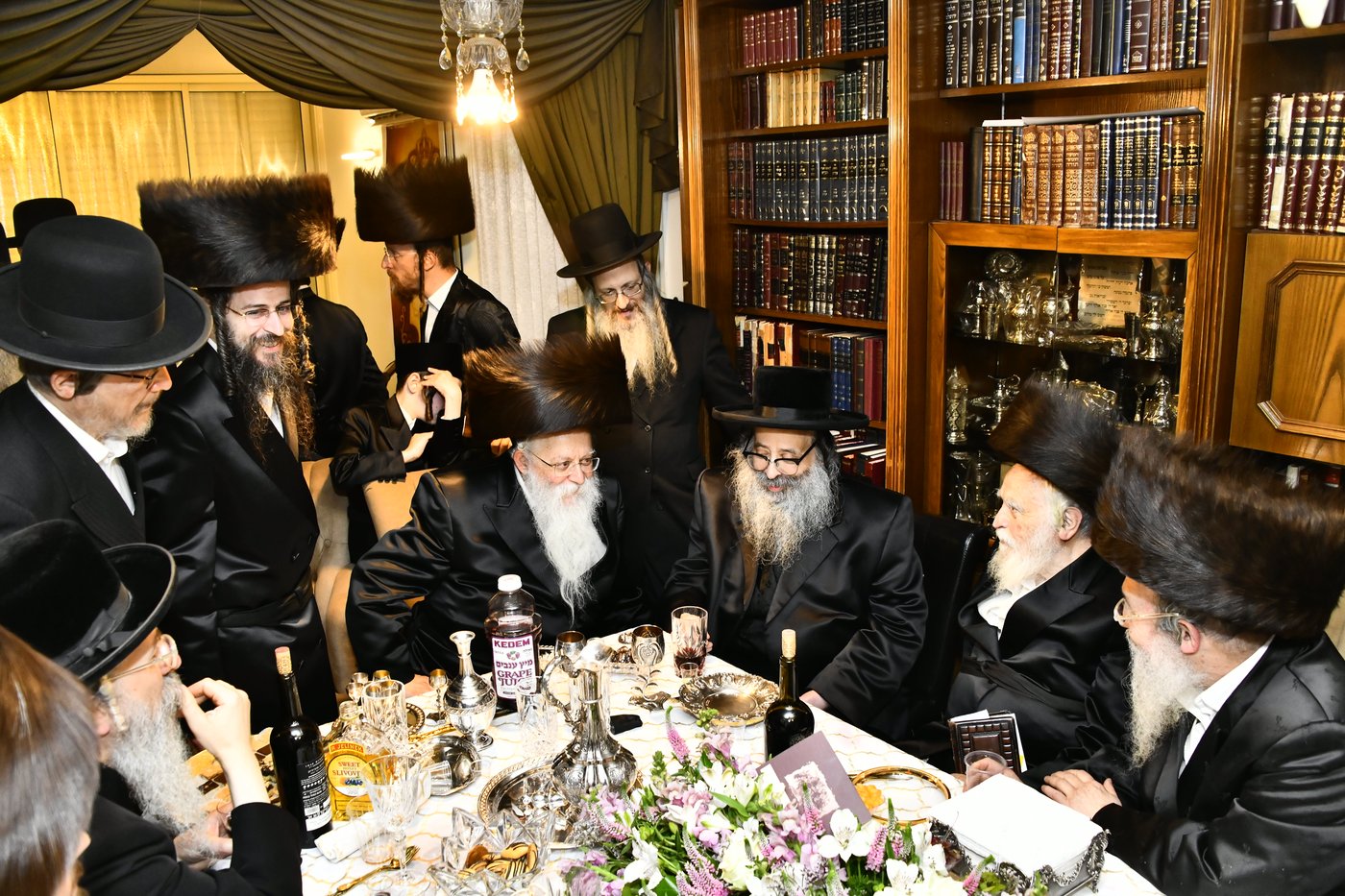 הכנסת ספר תורה לביהמ"ד סקולען בב"ב