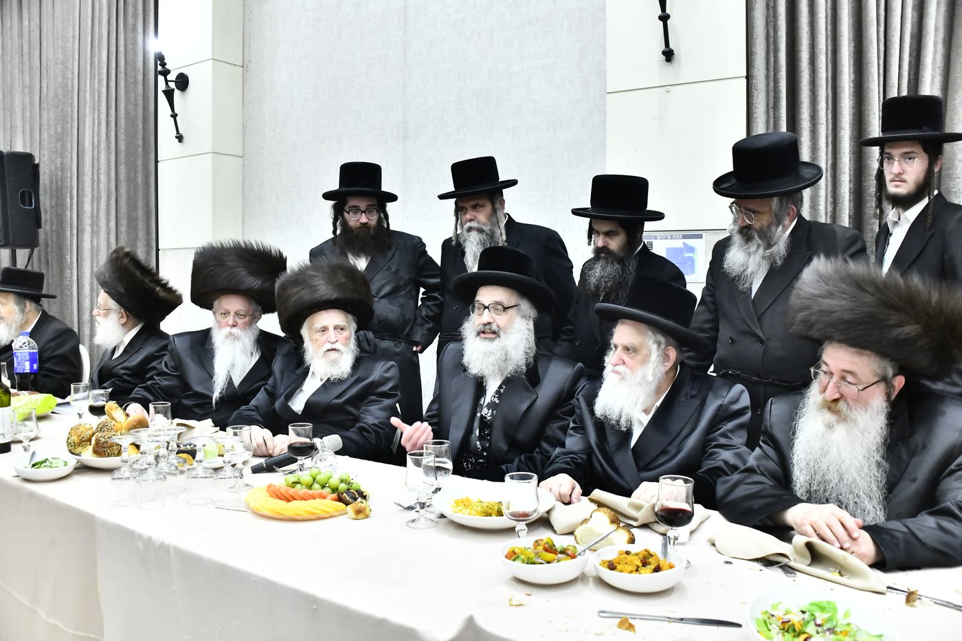 הכנסת ספר תורה לביהמ"ד סקולען בב"ב
