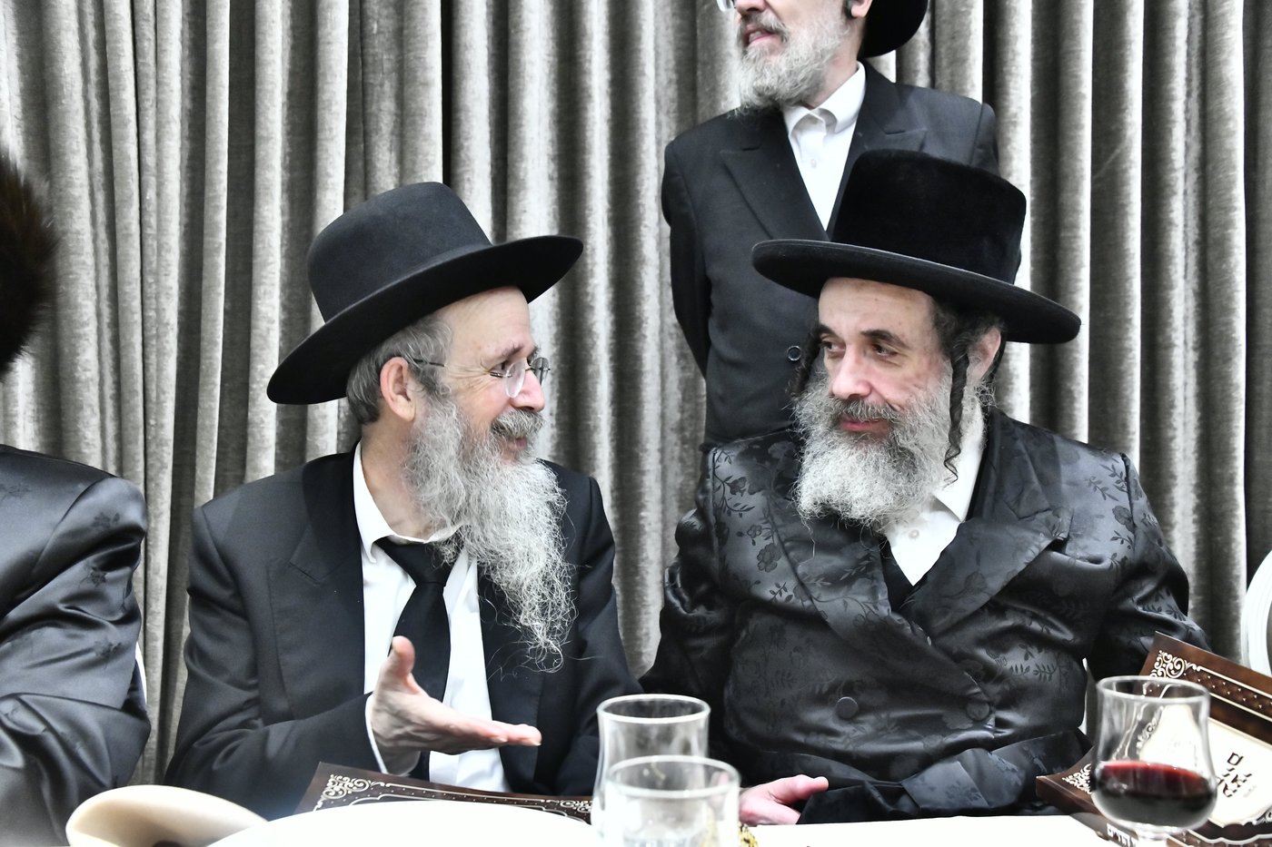 הכנסת ספר תורה לביהמ"ד סקולען בב"ב