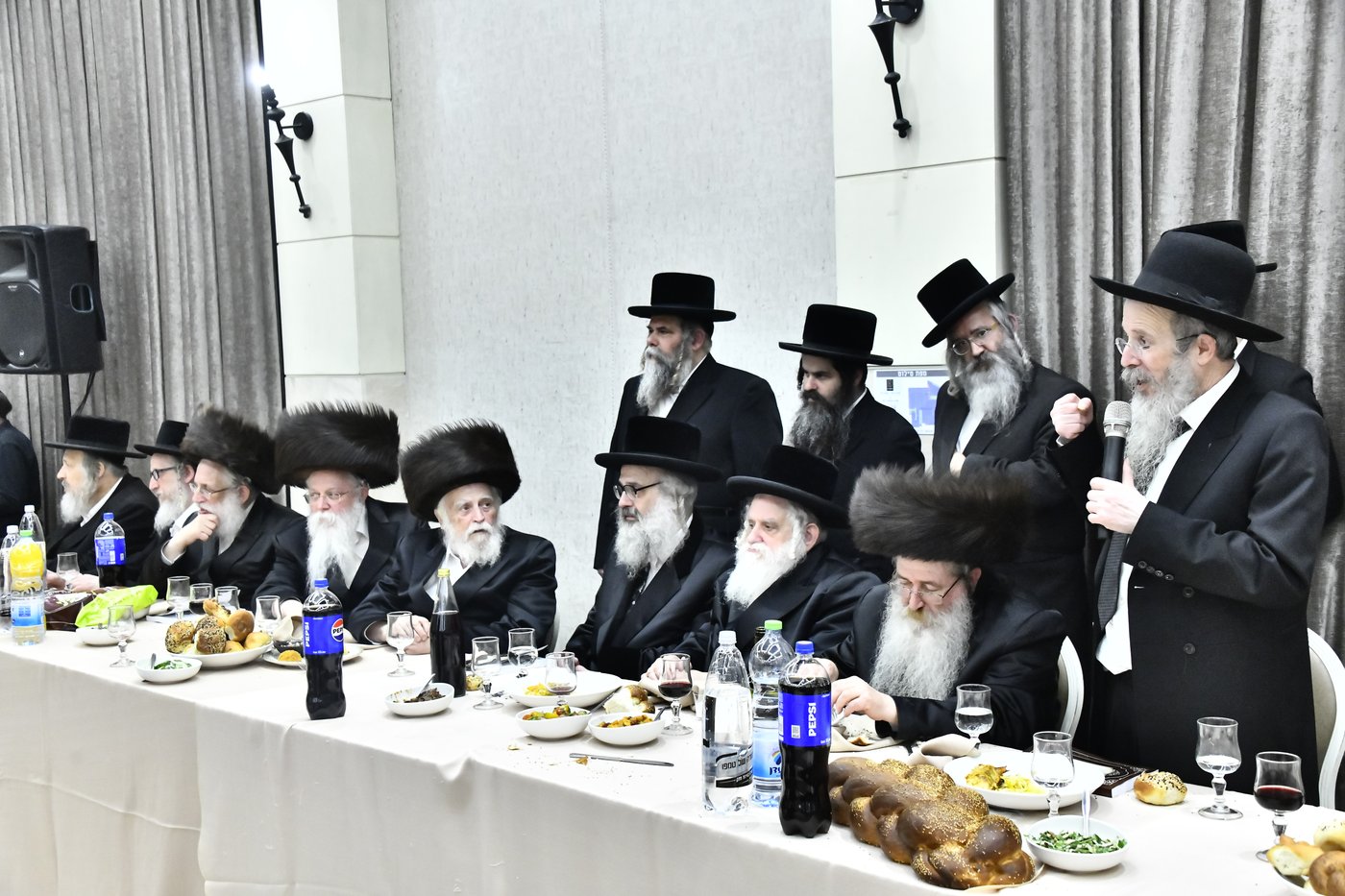 הכנסת ספר תורה לביהמ"ד סקולען בב"ב