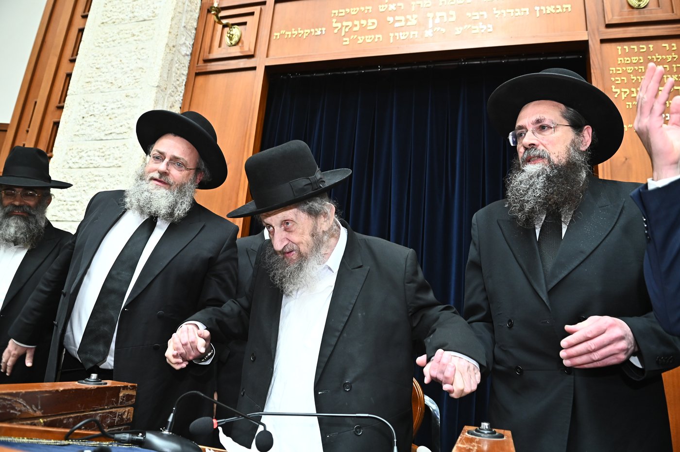 הגר"ד לנדו בישיבת מיר בברכפלד