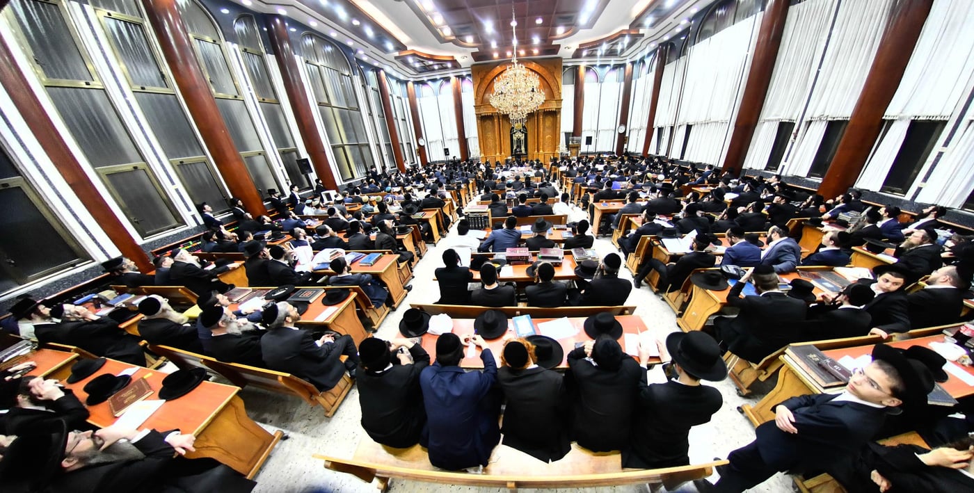 הגרצ"מ זילברברג בבני ברק