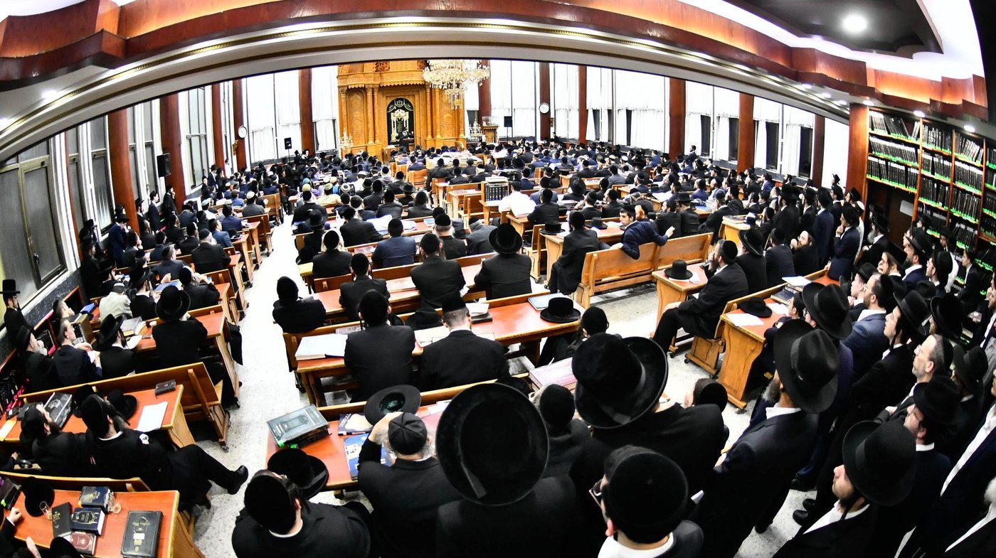 הגרצ"מ זילברברג בבני ברק