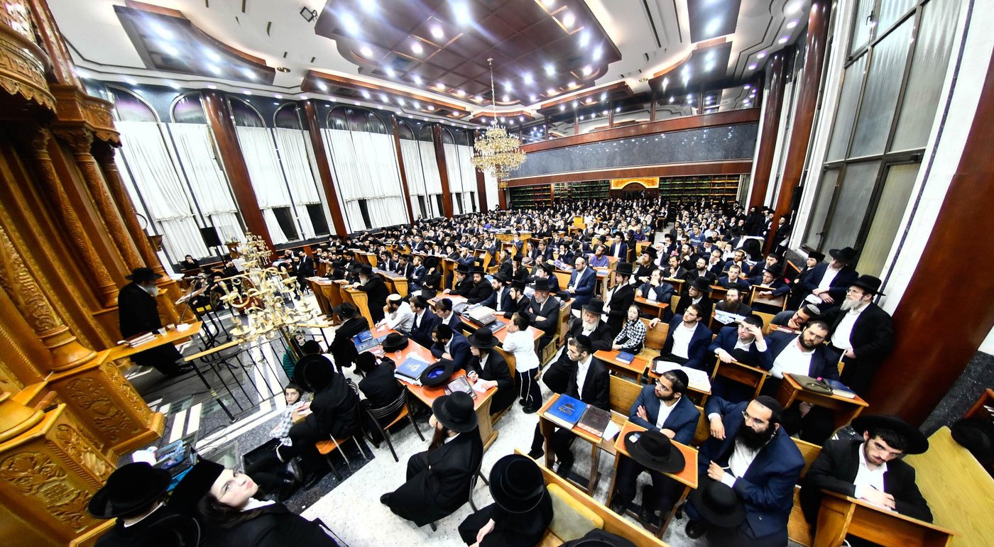 הגרצ"מ זילברברג בבני ברק