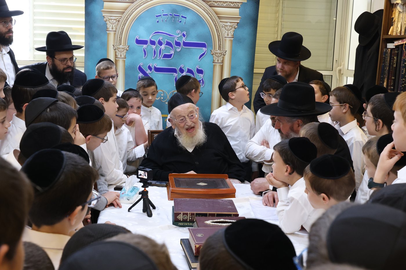 ילדי עטרת שלמה אצל הגרמ"צ ברגמן