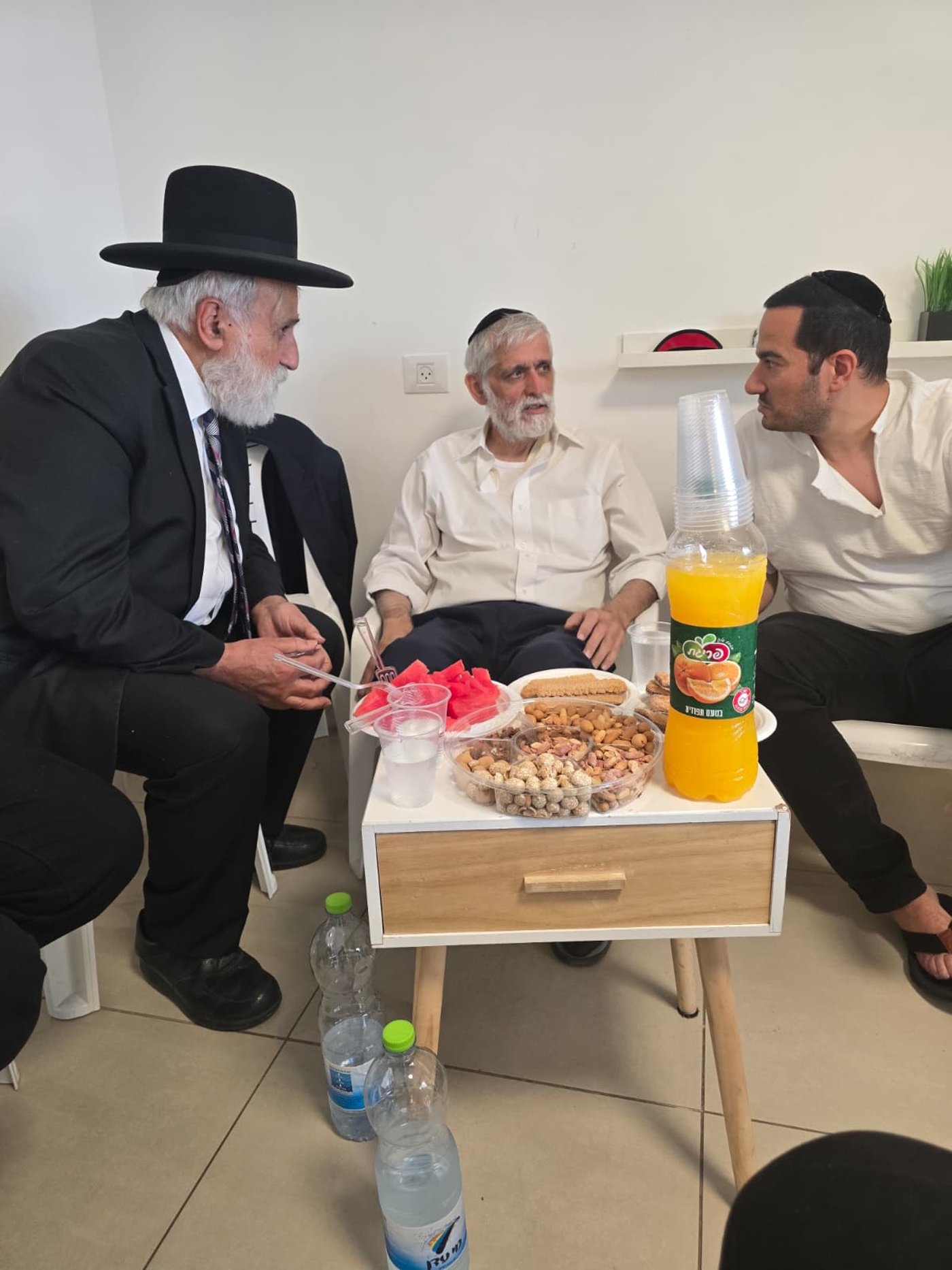 המנחמים אצל משפחת ישי