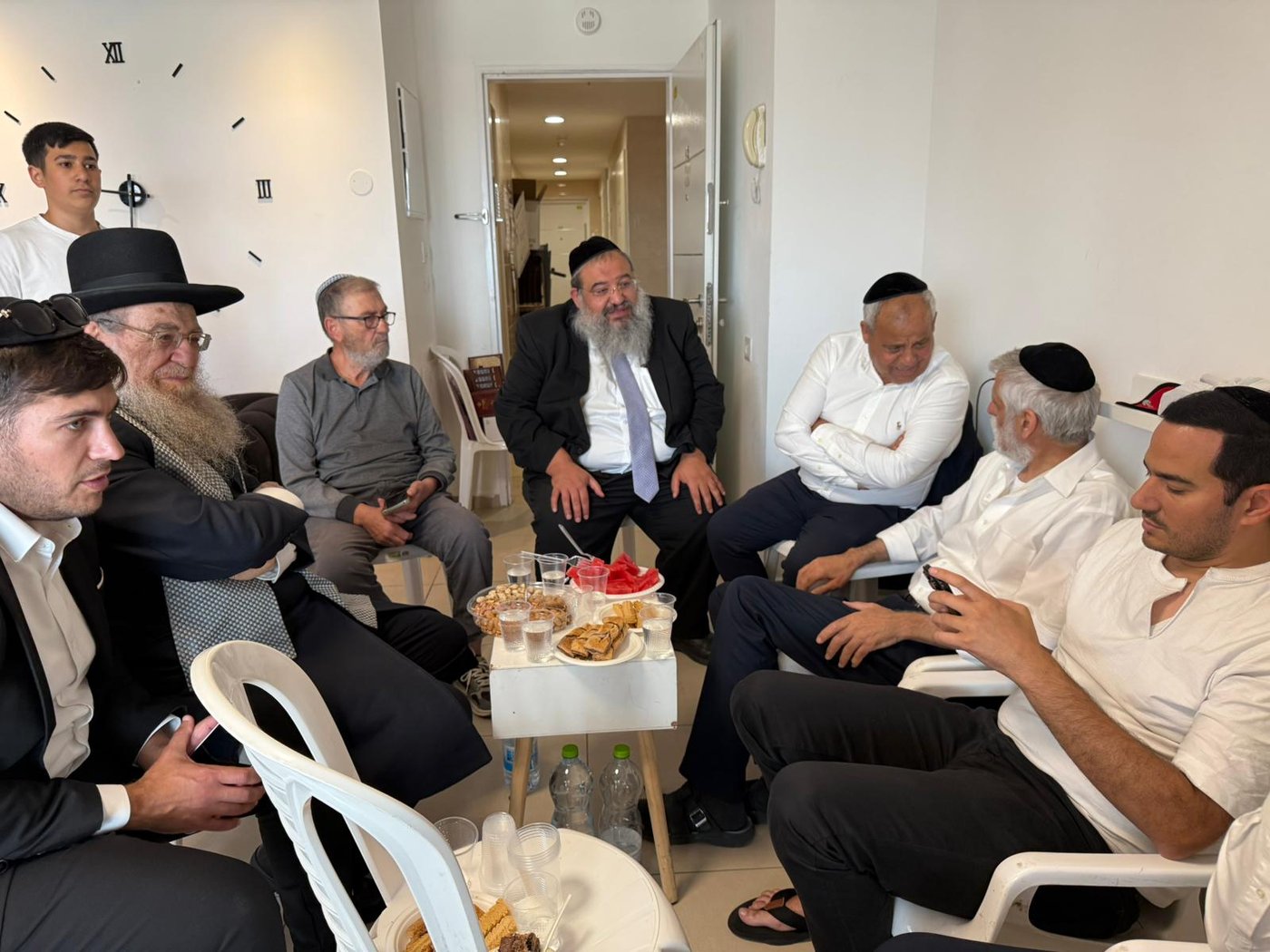 המנחמים אצל משפחת ישי