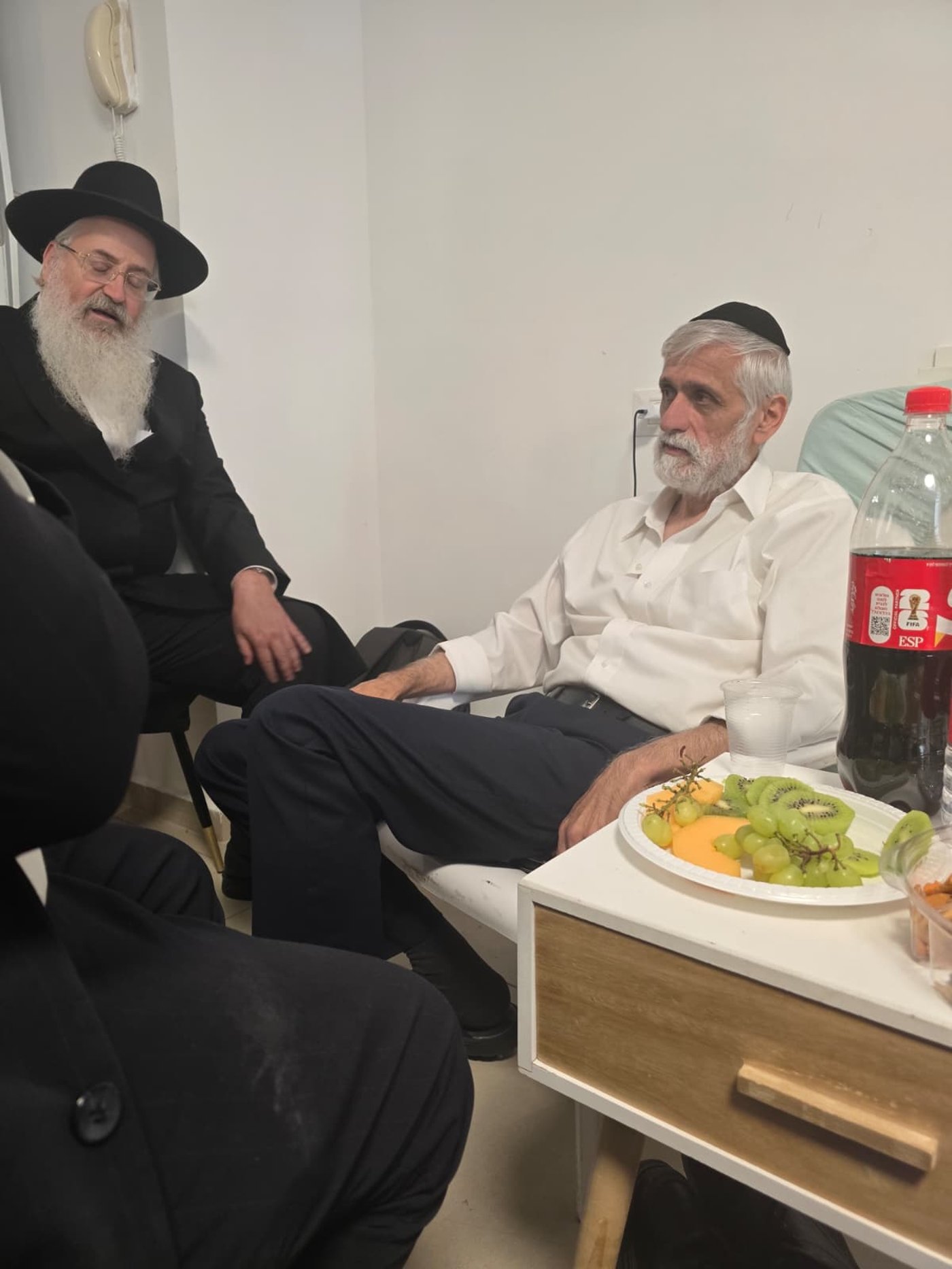 המנחמים אצל משפחת ישי