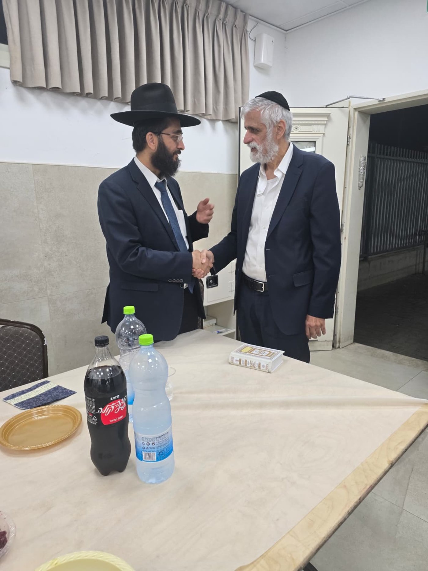 המנחמים אצל משפחת ישי