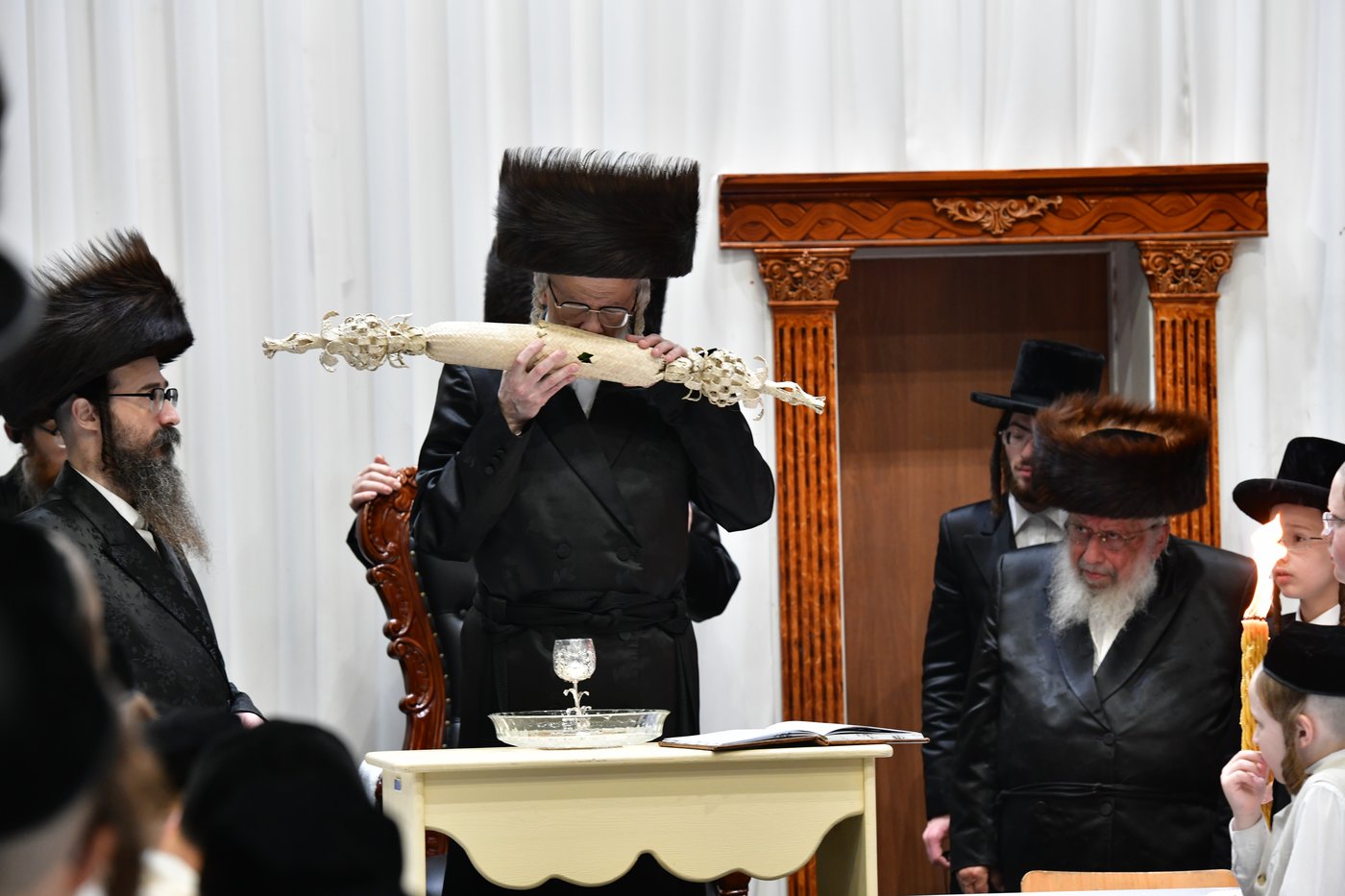 חג השבועות בחצה"ק סערט ויז'ניץ