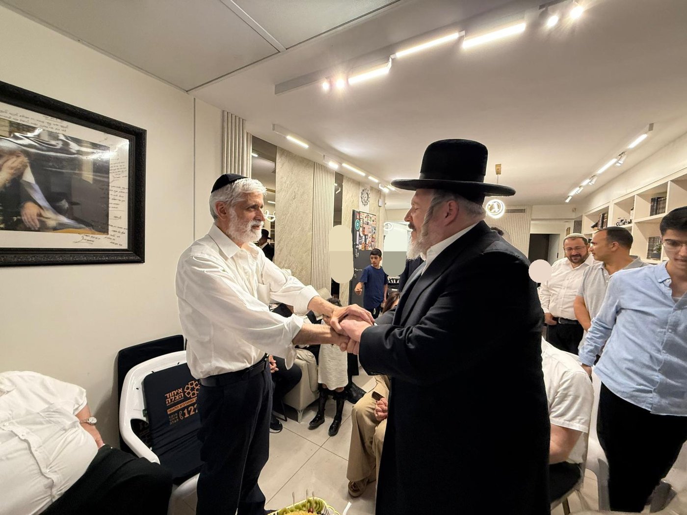 המנ