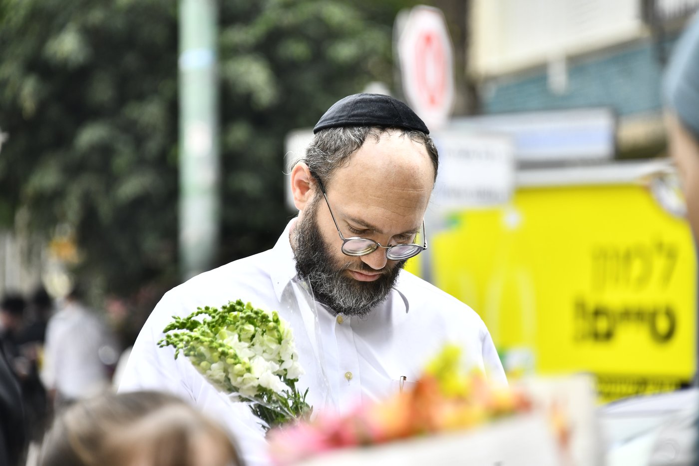 ערב חג השבועות בבני ברק