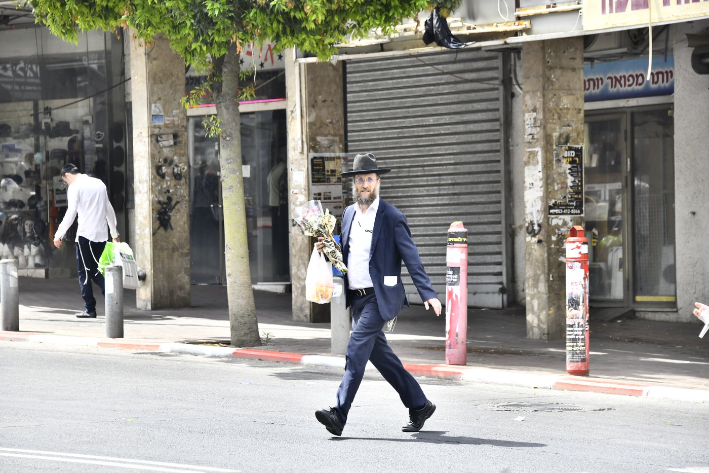 ערב חג השבועות בבני ברק