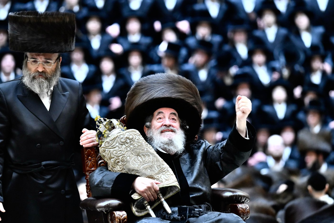 מעמד הכנסת ס"ת של האדמו"ר מויז'ניץ