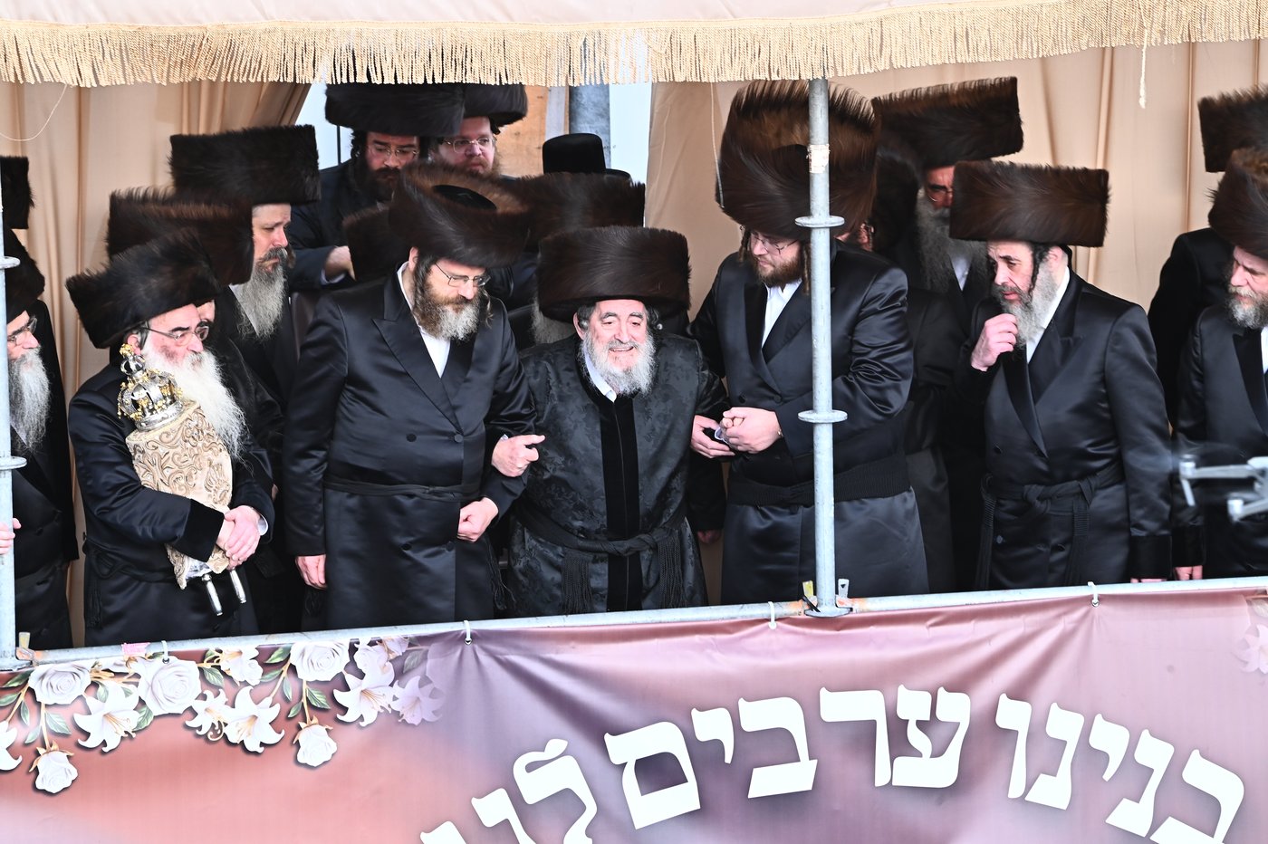 מעמד הכנסת ס"ת של האדמו"ר מויז'ניץ