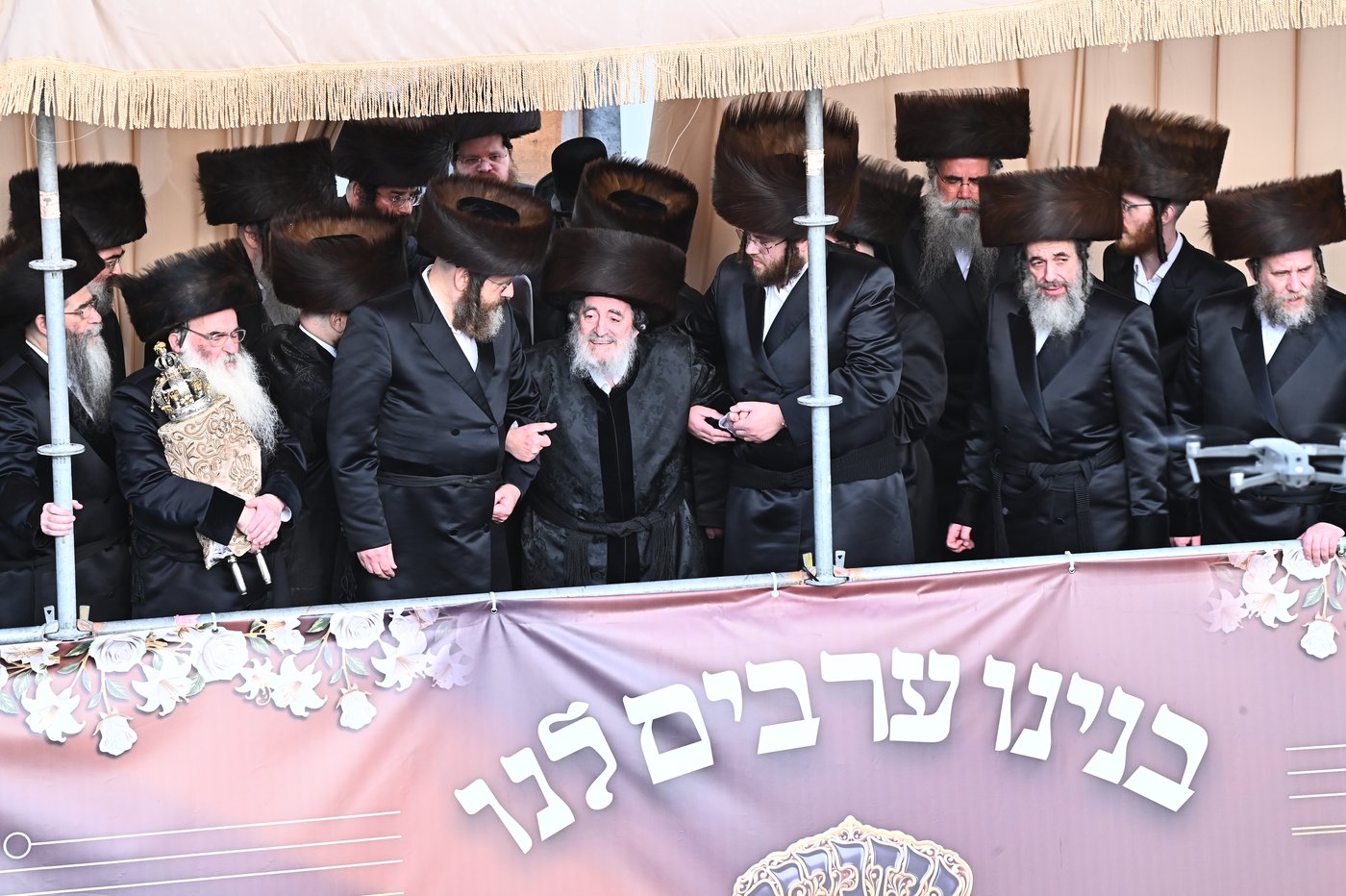 מעמד הכנסת ס"ת של האדמו"ר מויז'ניץ